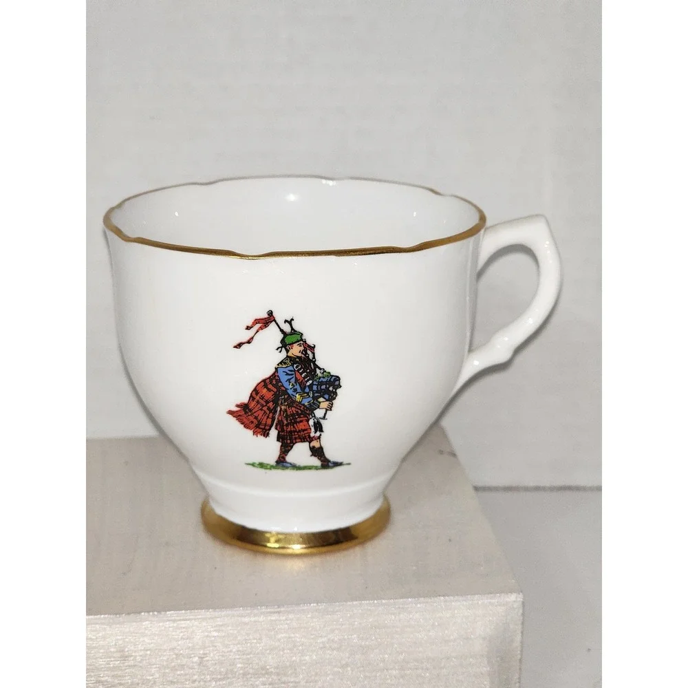 Unmarked Bone China Teacup and Hostess Plate Set‎ Bruce Clan Tartan Collectible